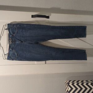 Old Navy Sweetheart Straight Leg, Mid Rise, Stretch Jeans Size 12R